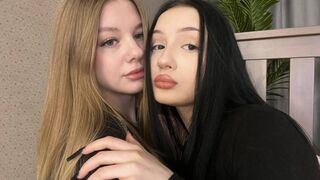 Kostenlos Nackt BlytheAndRebecca