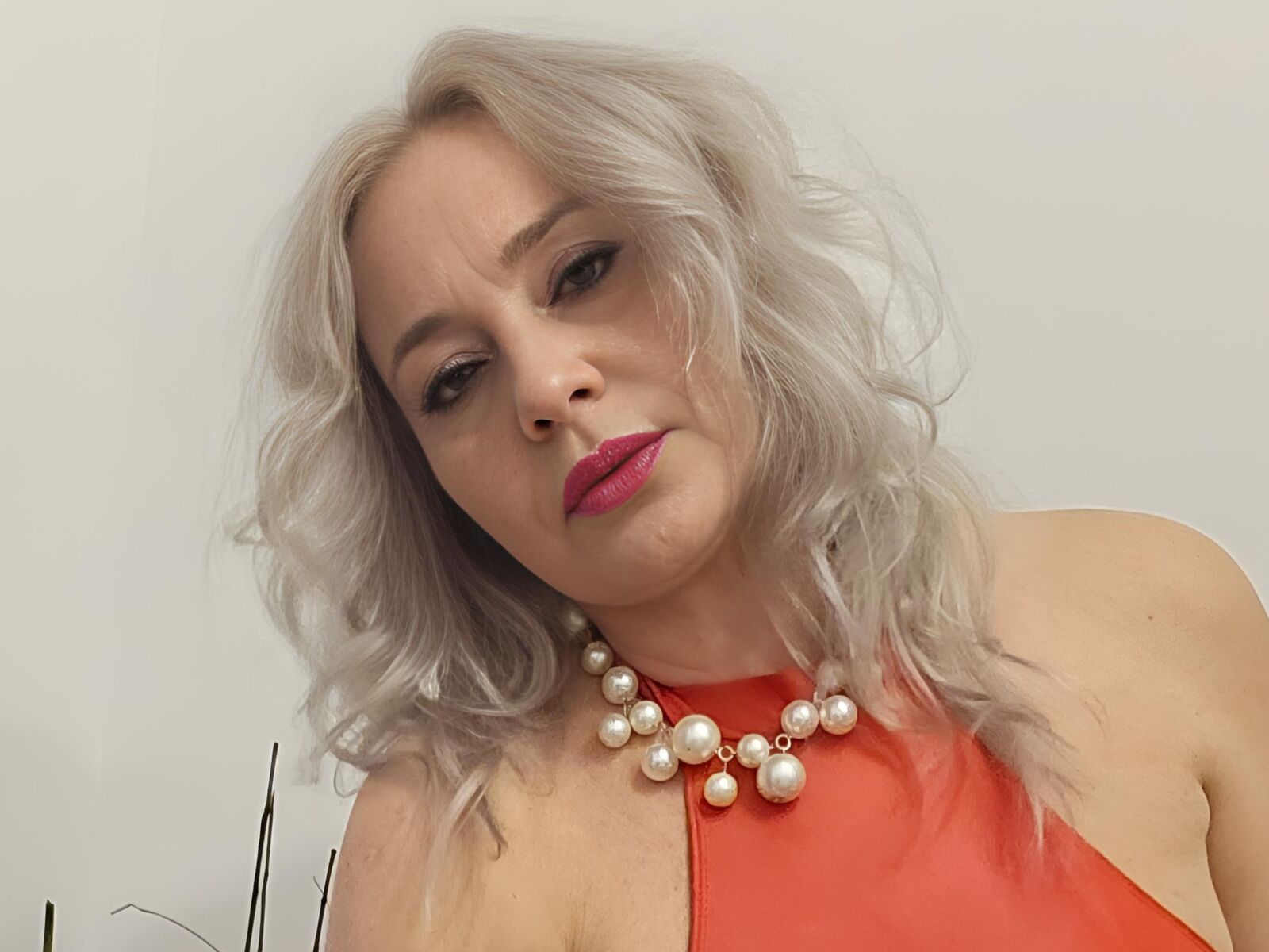 Live cam for EmilyLoowe