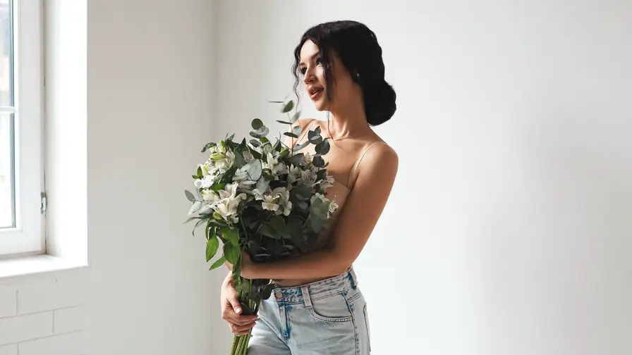 Watch ElinaMalina live on E-Chat