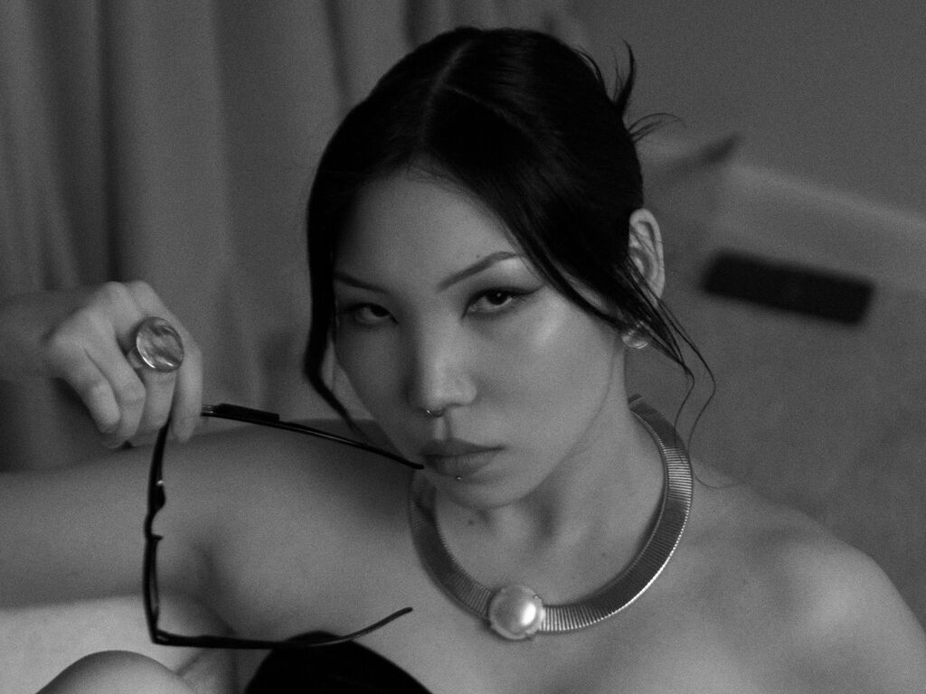 YeseniaCousens live performer profile picture