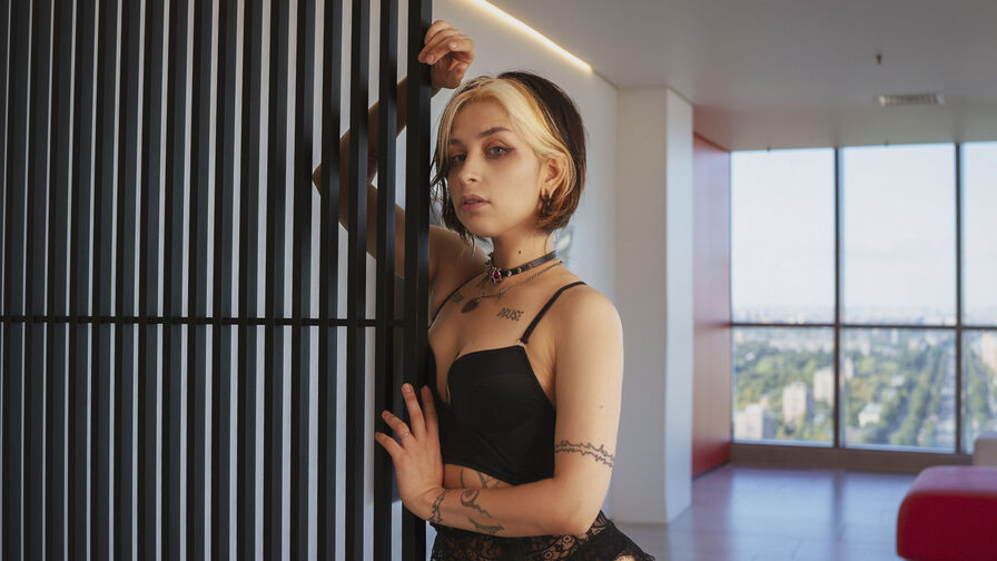 Watch MarsyBliss live on E-Chat