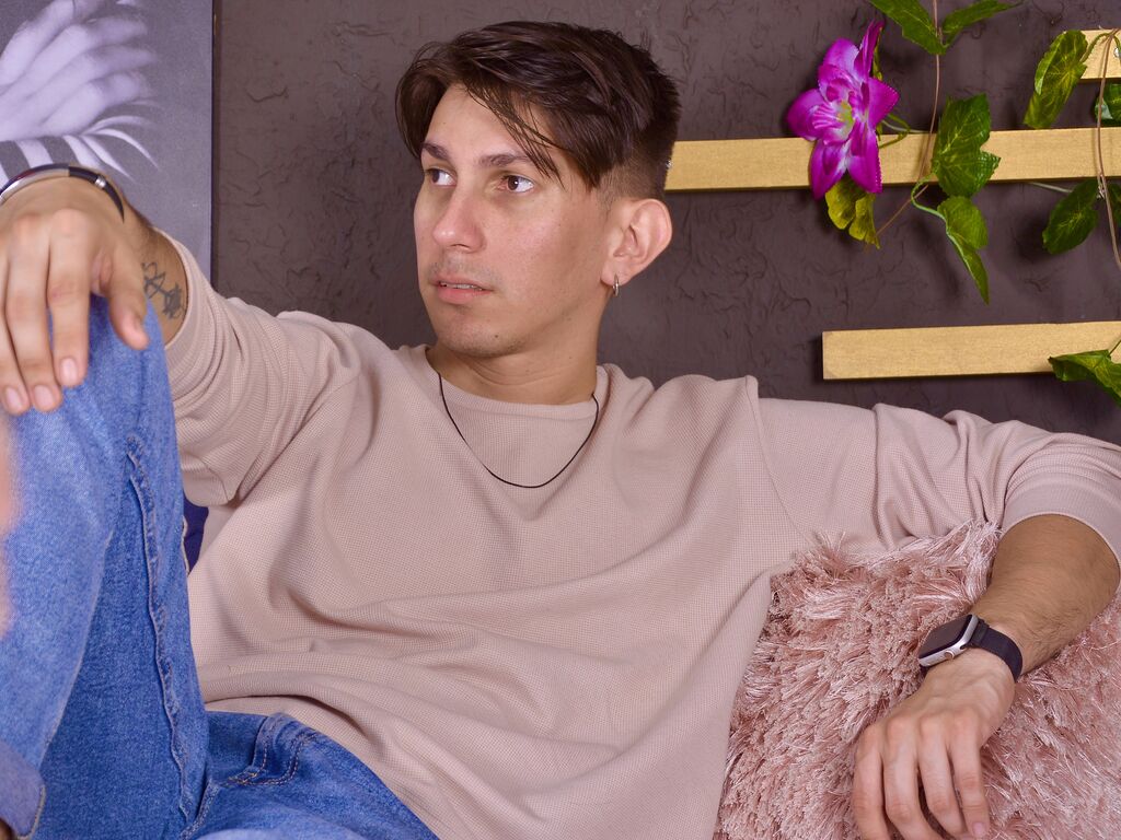 AndrewCarmona webcam show