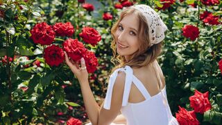 LolaWilsons premium girl cam session