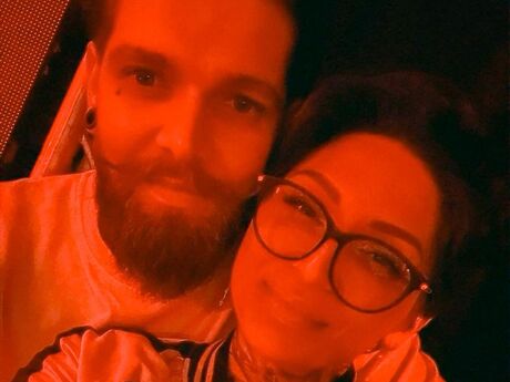 Chat with AdelleAndBlaze