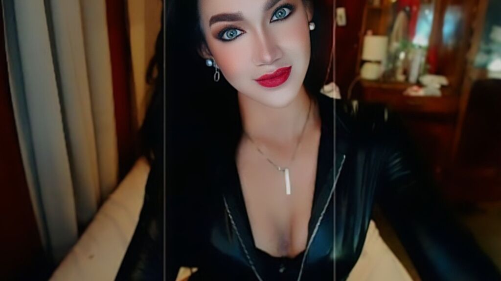 CelineHest live cam model at LiveJasmin