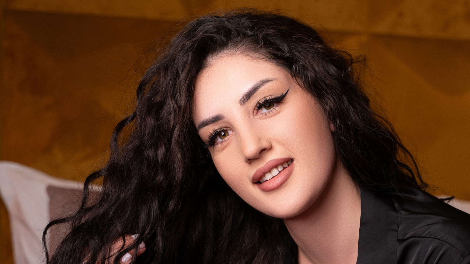 IrisOwen erotic portrait