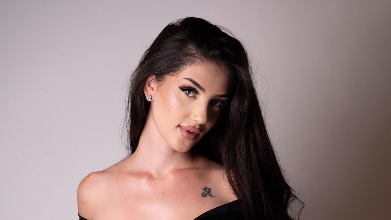 IrisOwen glamour portrait