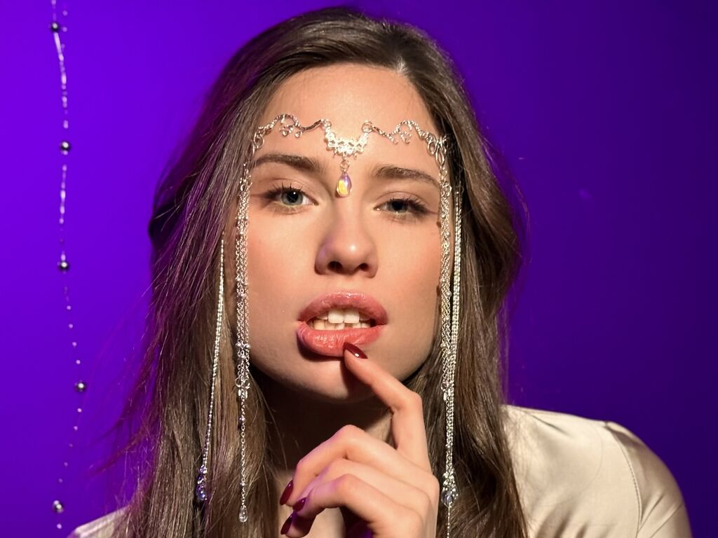 AngelineDivinne – webcam model profile photo