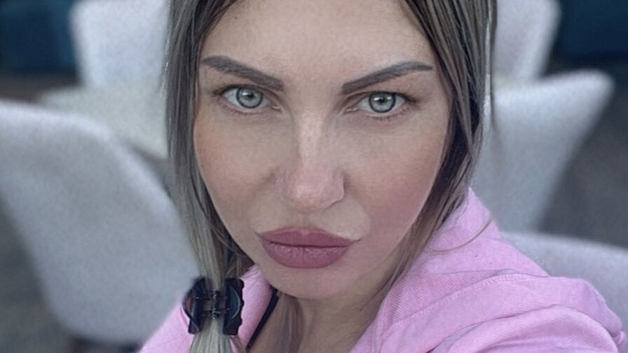 View AmandaShatalina Naked Private