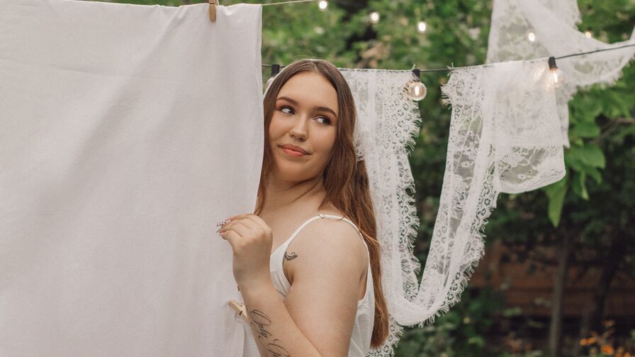 Live Sex Chat with CarolinaBliss