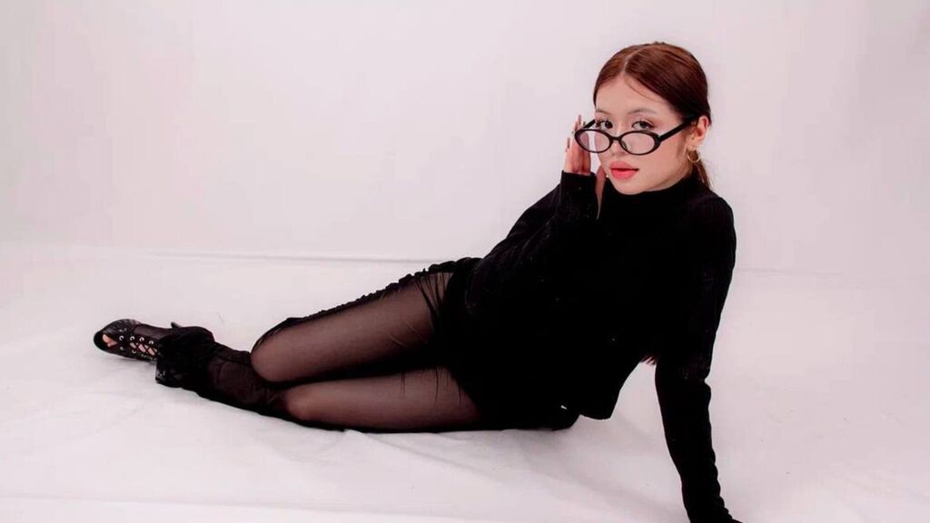 EmilyWillsin's profile from Jasmin at GirlsOfJasmin'