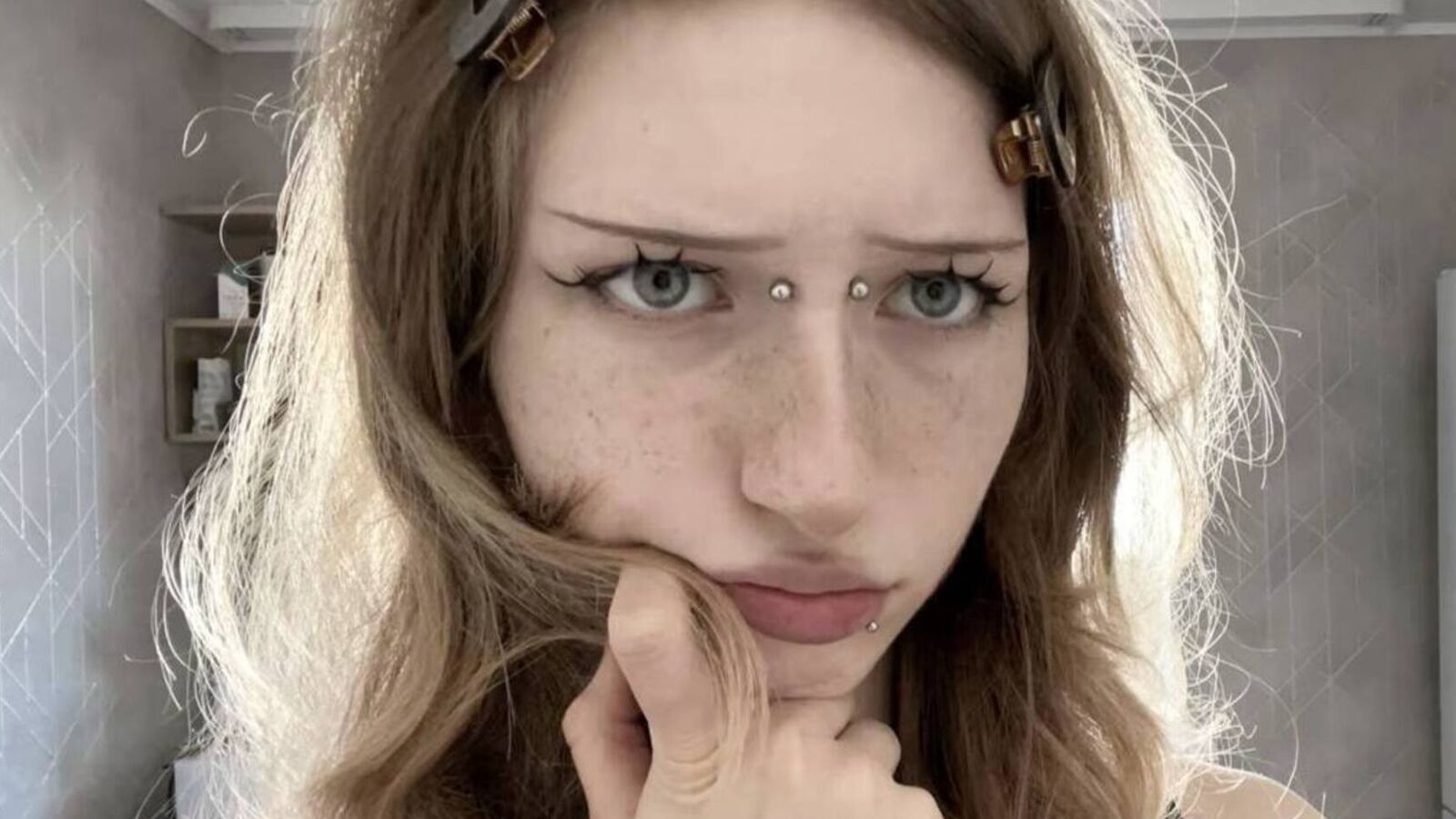MollySan erotic portrait