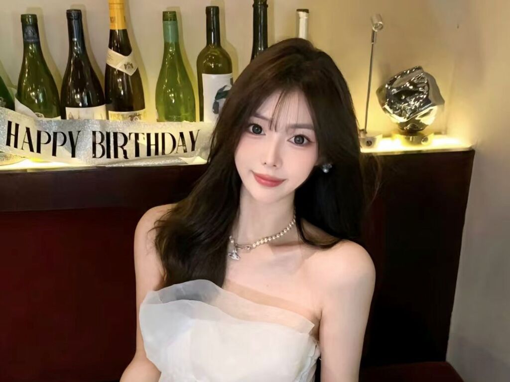 Aimeiligaoman's live cam