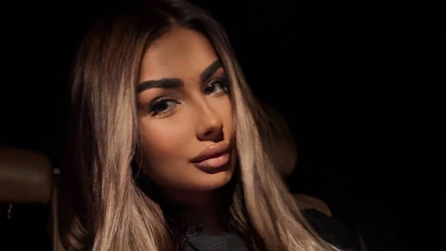 Live Sex Chat with LeylaBunny
