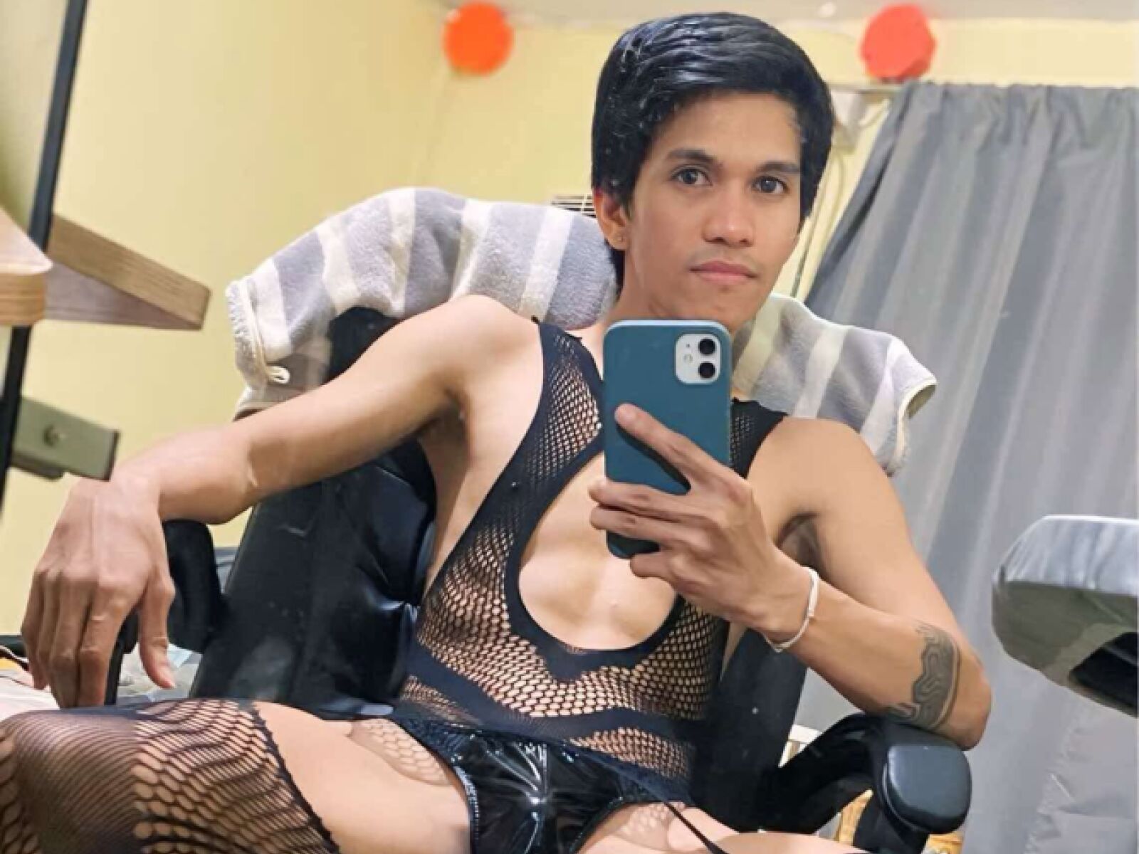 Live cam for ChadRoss