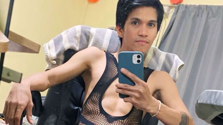 Watch ChadRoss live on E-Chat