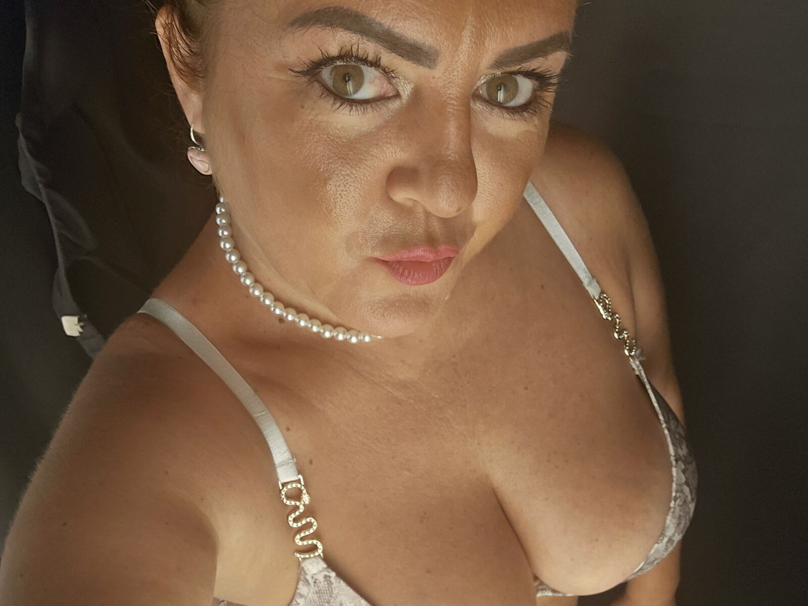 Live cam for AngelaDaysy