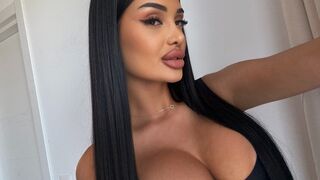 Free Nude KendalVoos