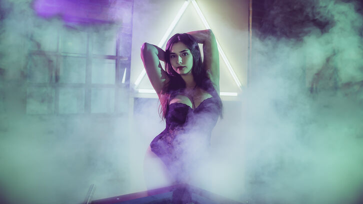 SuzyAmaya live webcam show