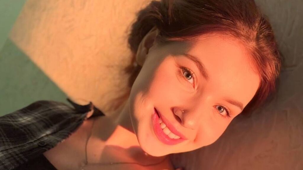 EdinaBurrington's profile from Jasmin at GirlsOfJasmin'