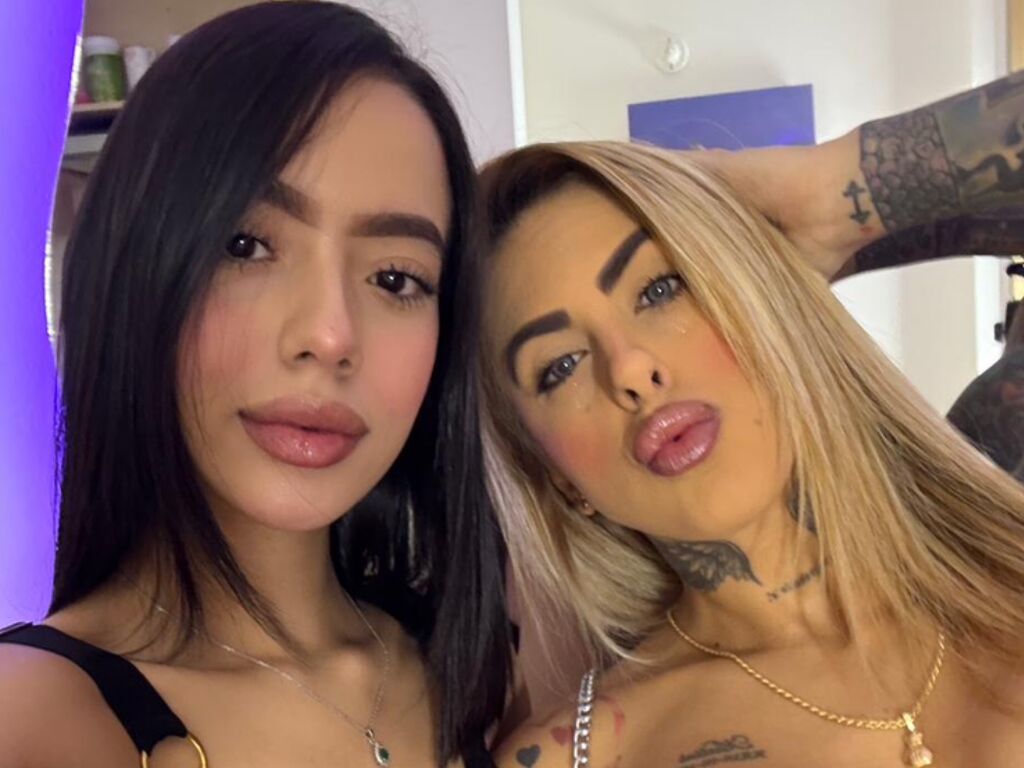 ElektraAndGia lesbian private show profile