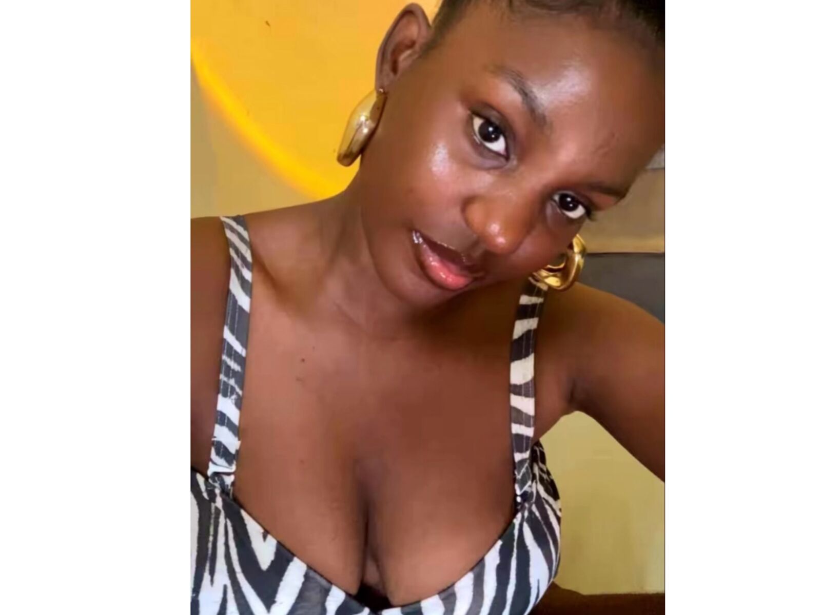 Live cam for EleanorVee