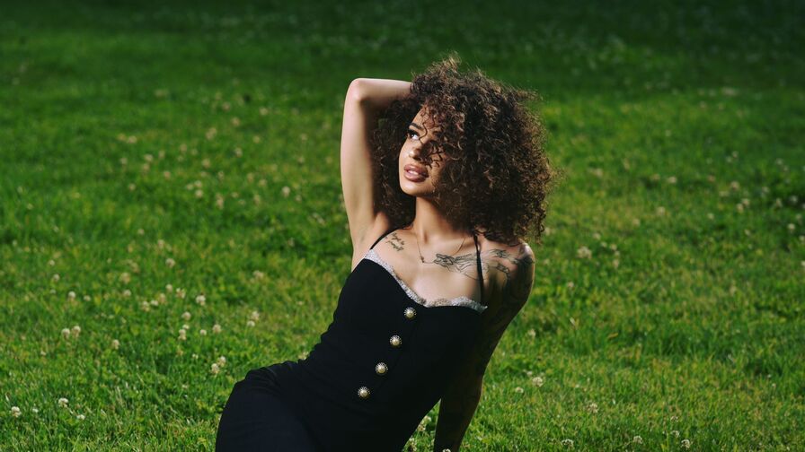 Watch KayaBelle live on jobsporn.net