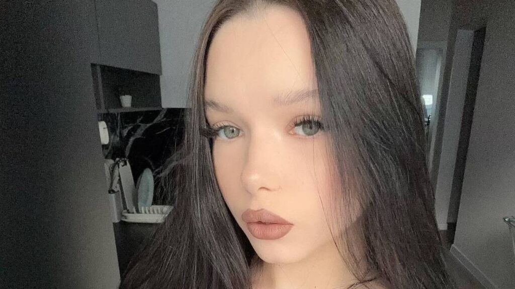 BeverlyHanson's profile from Jasmin at GirlsOfJasmin'