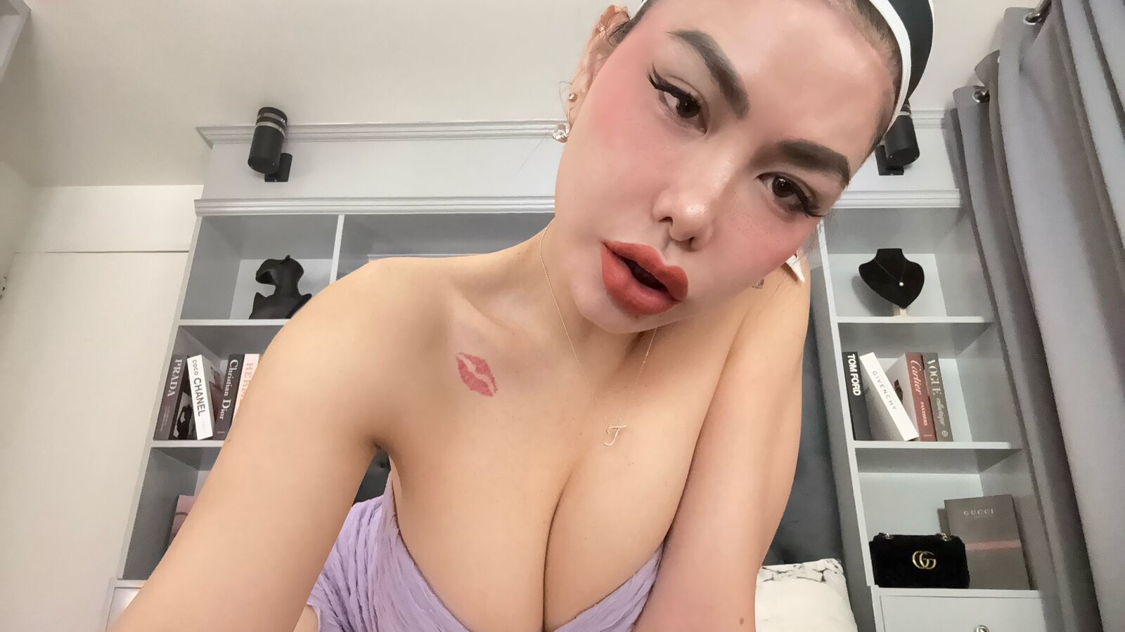 RoseSalvatore erotic portrait