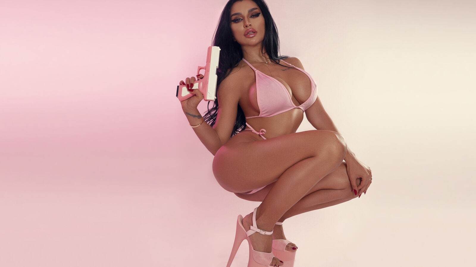 NicoleBella erotic portrait