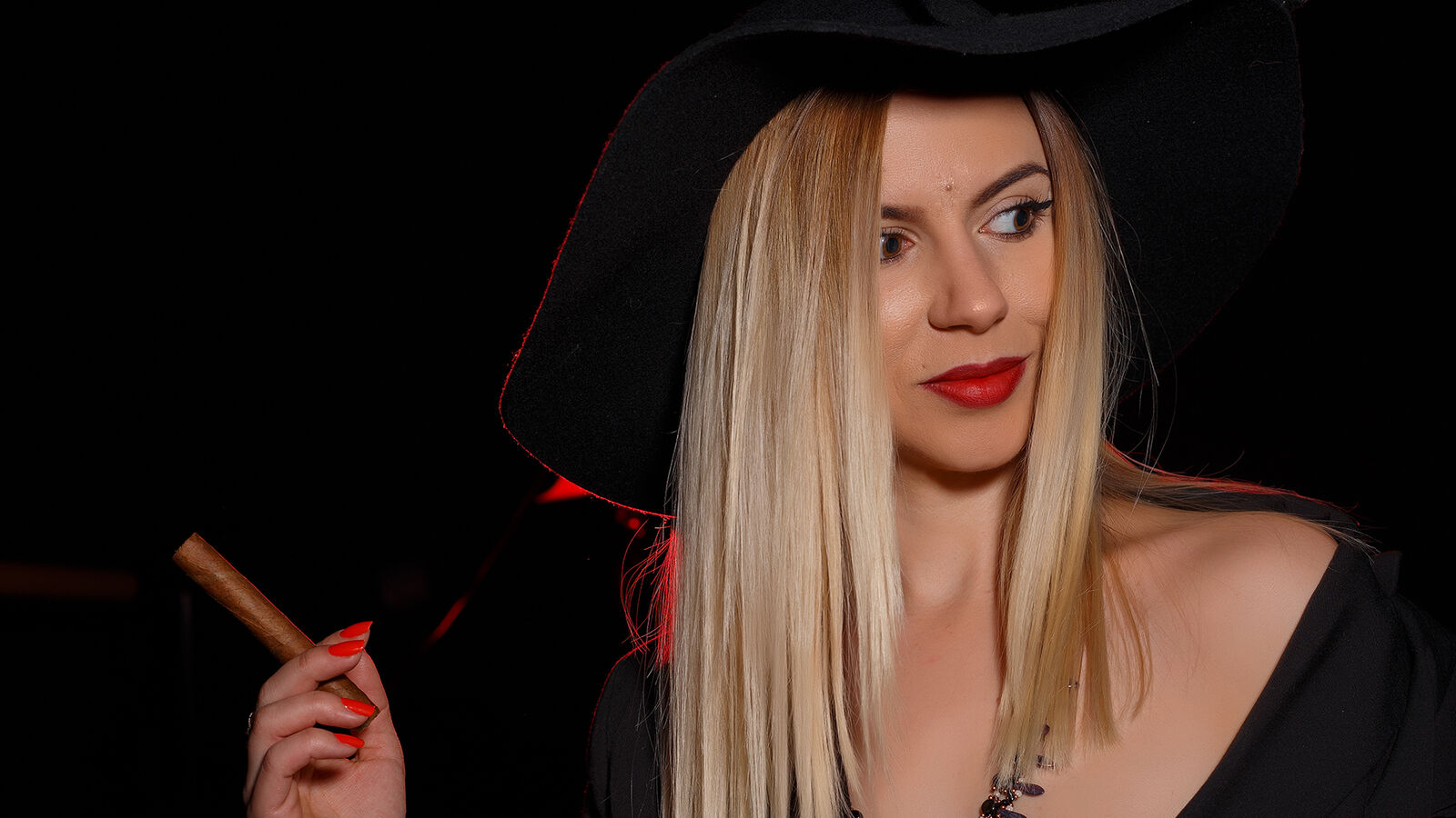 ClaraRoss erotic portrait