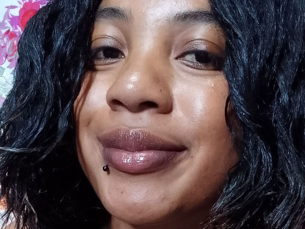 NathySuza Nackt