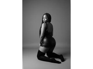 Webcam model BrownNina from LiveJasmin