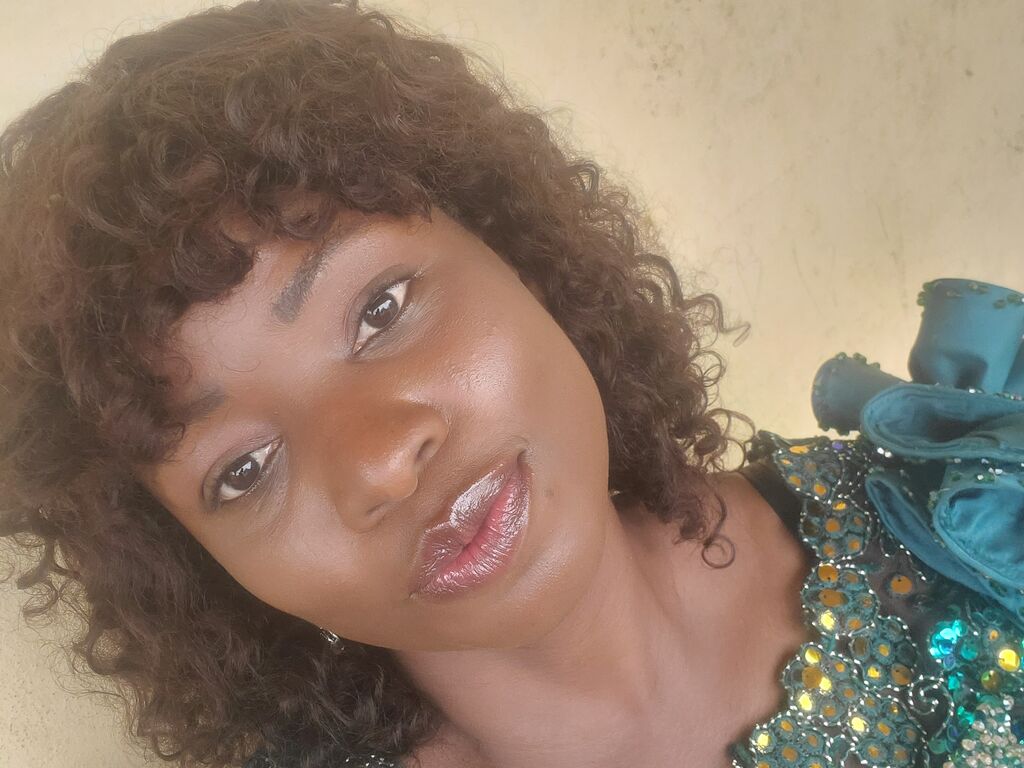 LuluWilde webcam model profile image