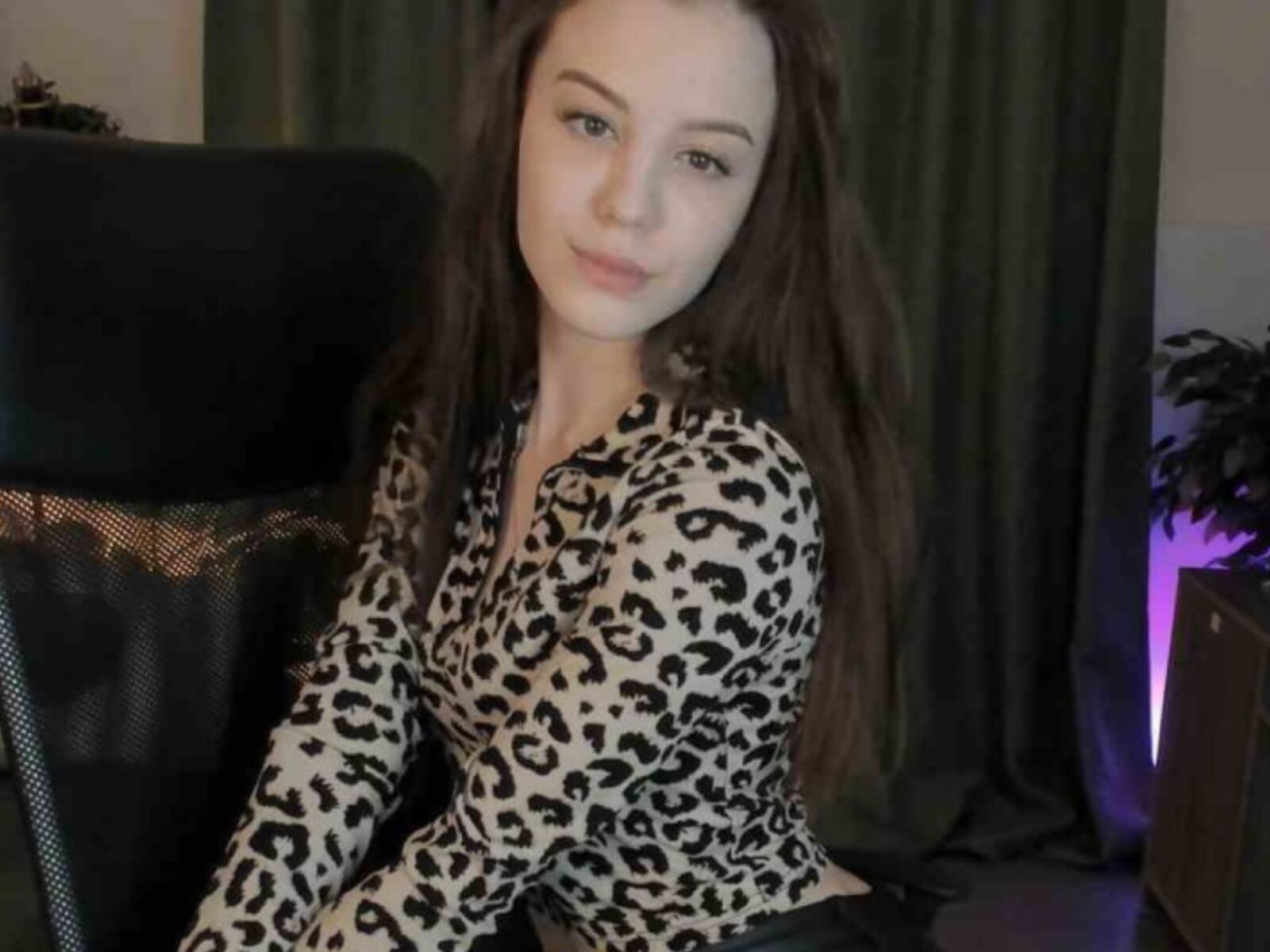 Live cam for MilaStoyne