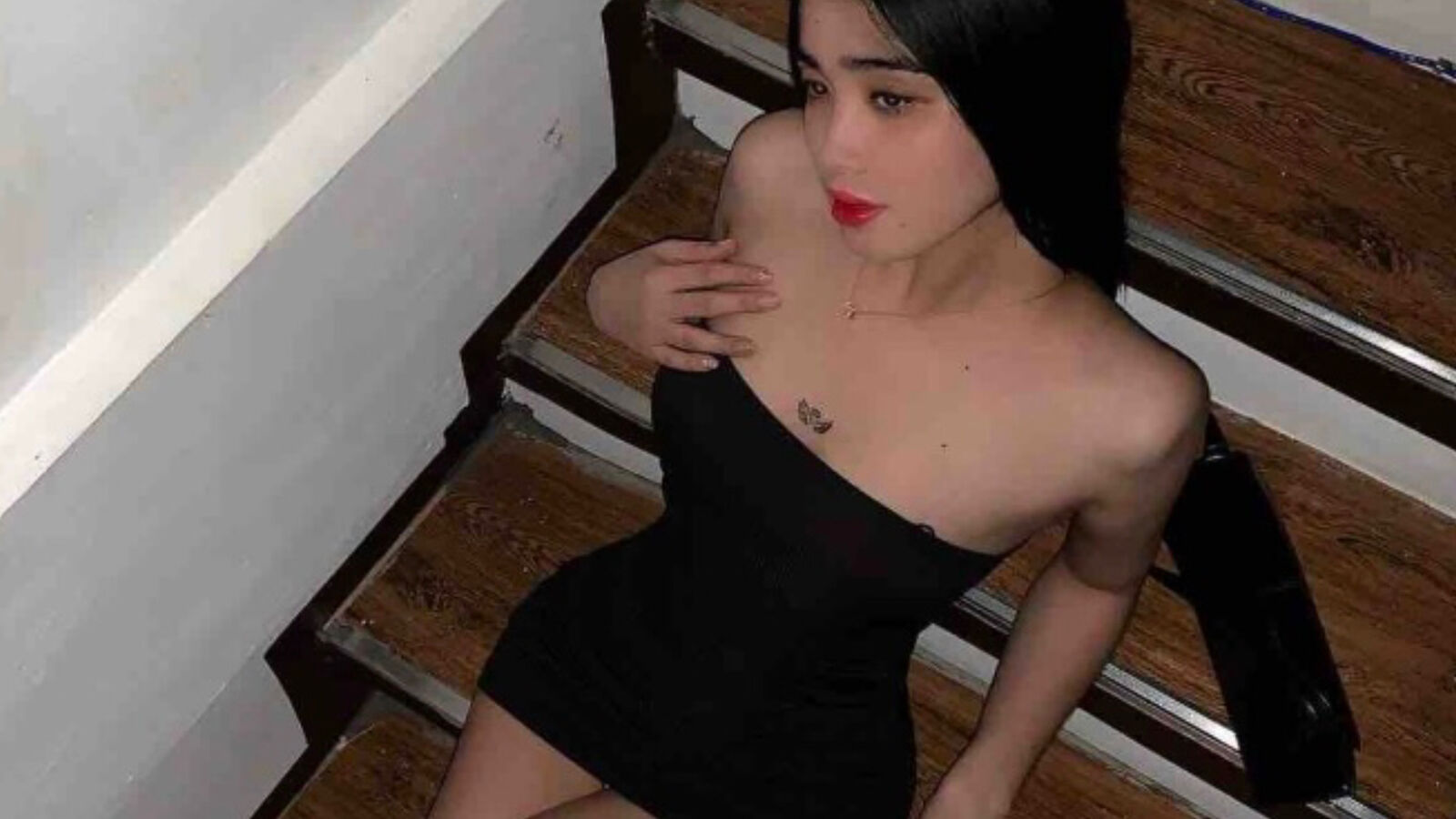 IssaWade erotic portrait