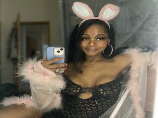 Webcam model CeceMercedes from LiveJasmin