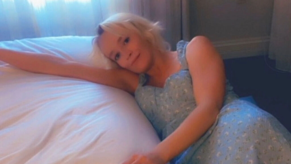 Watch AbbeyLynne from LiveJasmin on GirlsOfJasmin