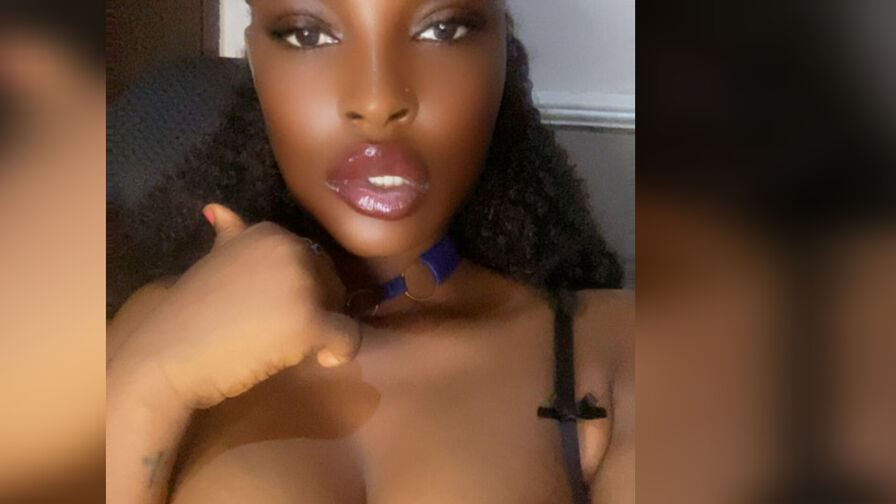 Live Sex Chat with NaomiKinz