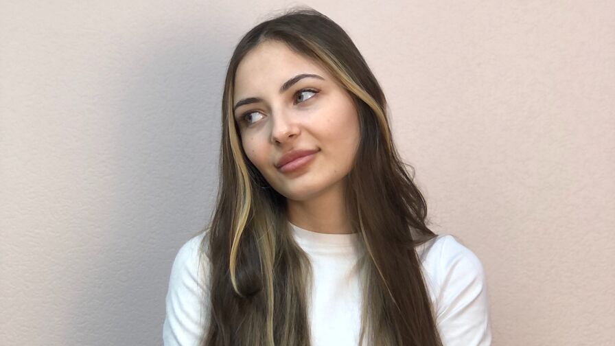 ZanaBaerman live cam model