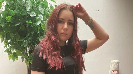 SilverAdderly's live cam