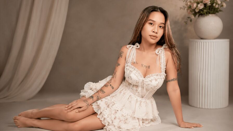 Join AnikkaTorres’s Live Webcam Show