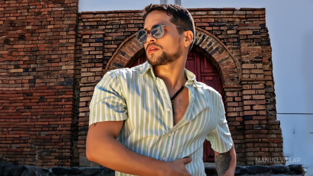 LucasGaeel live cam model at LiveJasmin