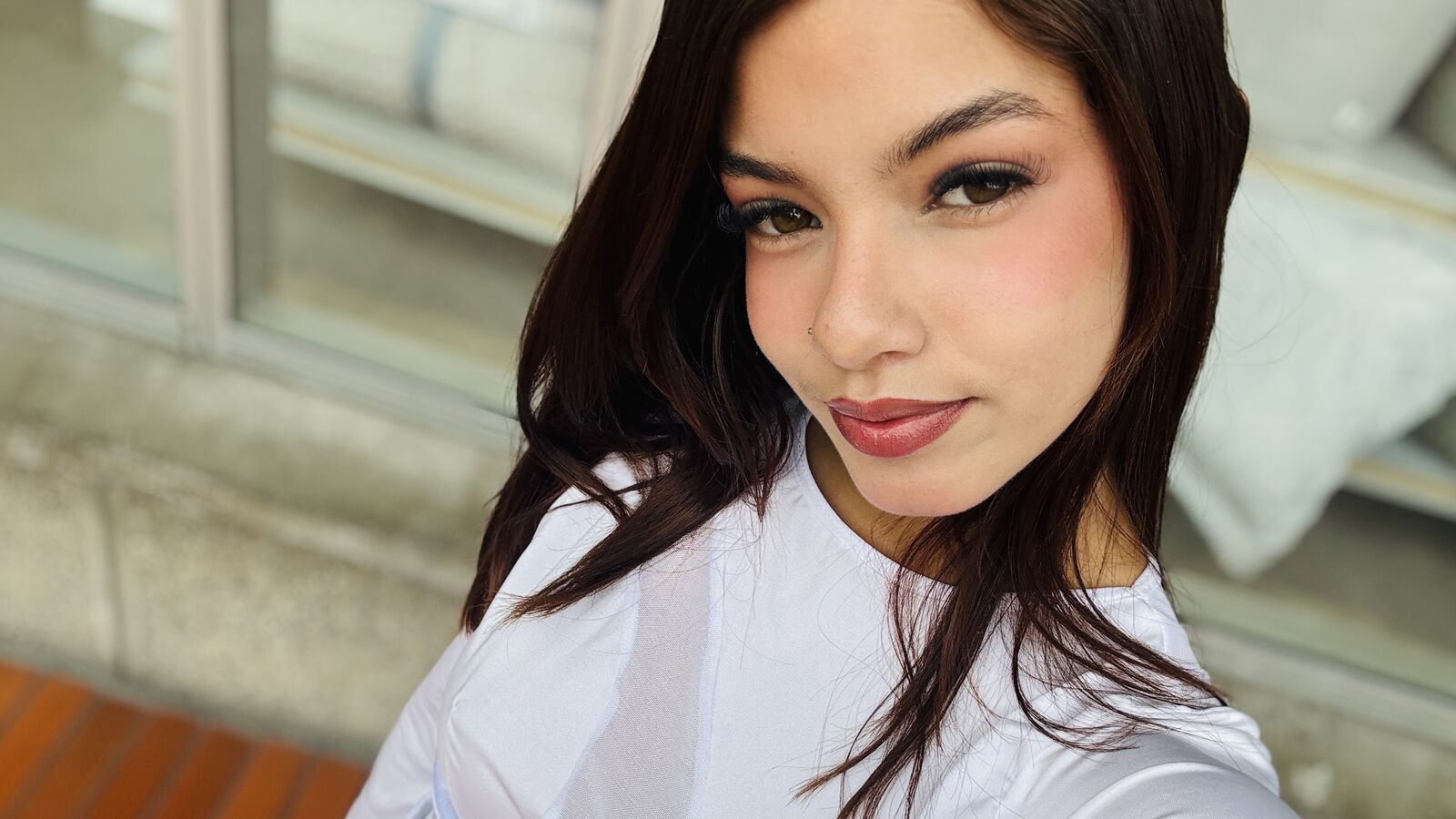 IsabellaDuv glamour portrait