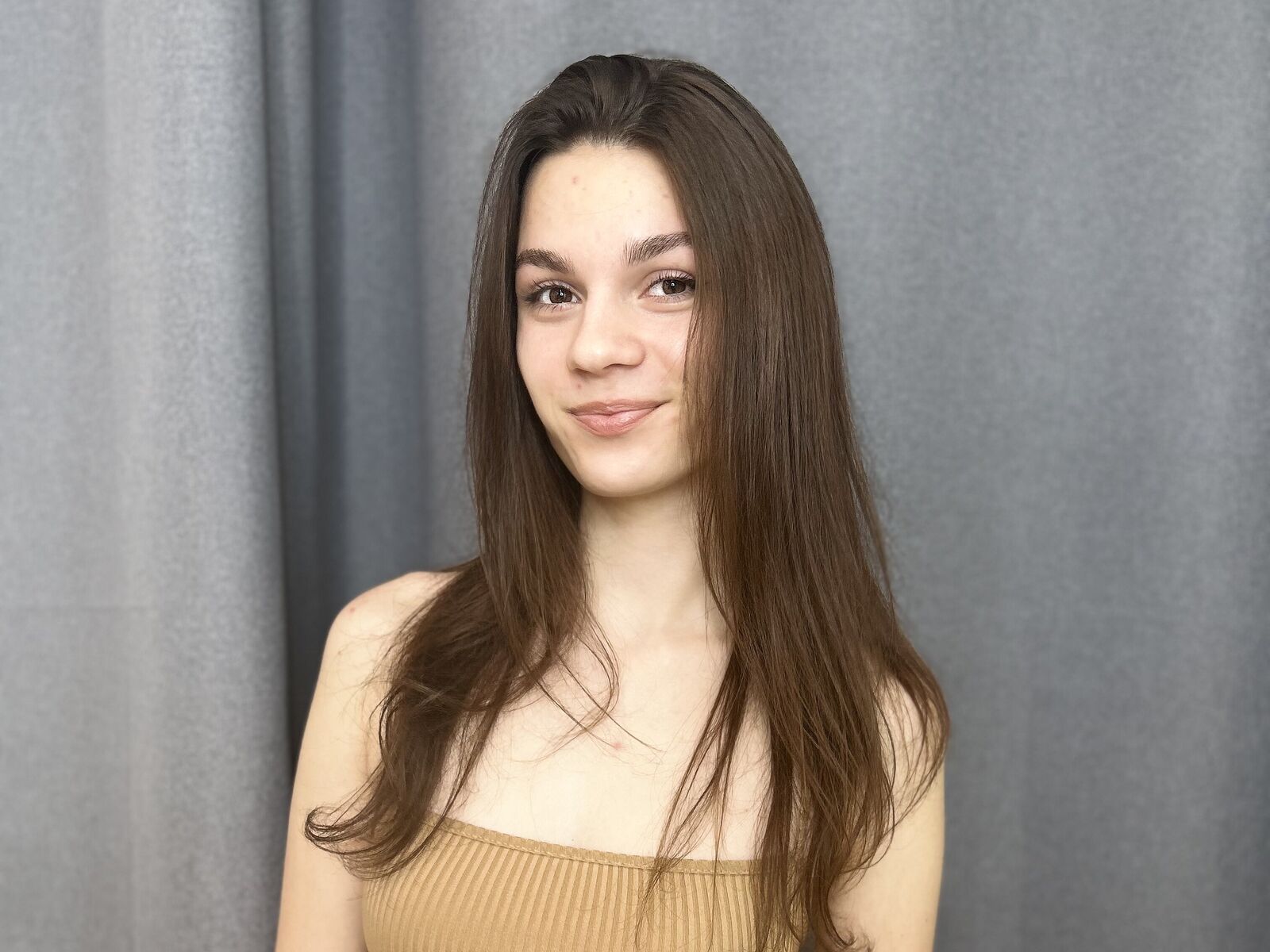 Live cam for EvvaHair