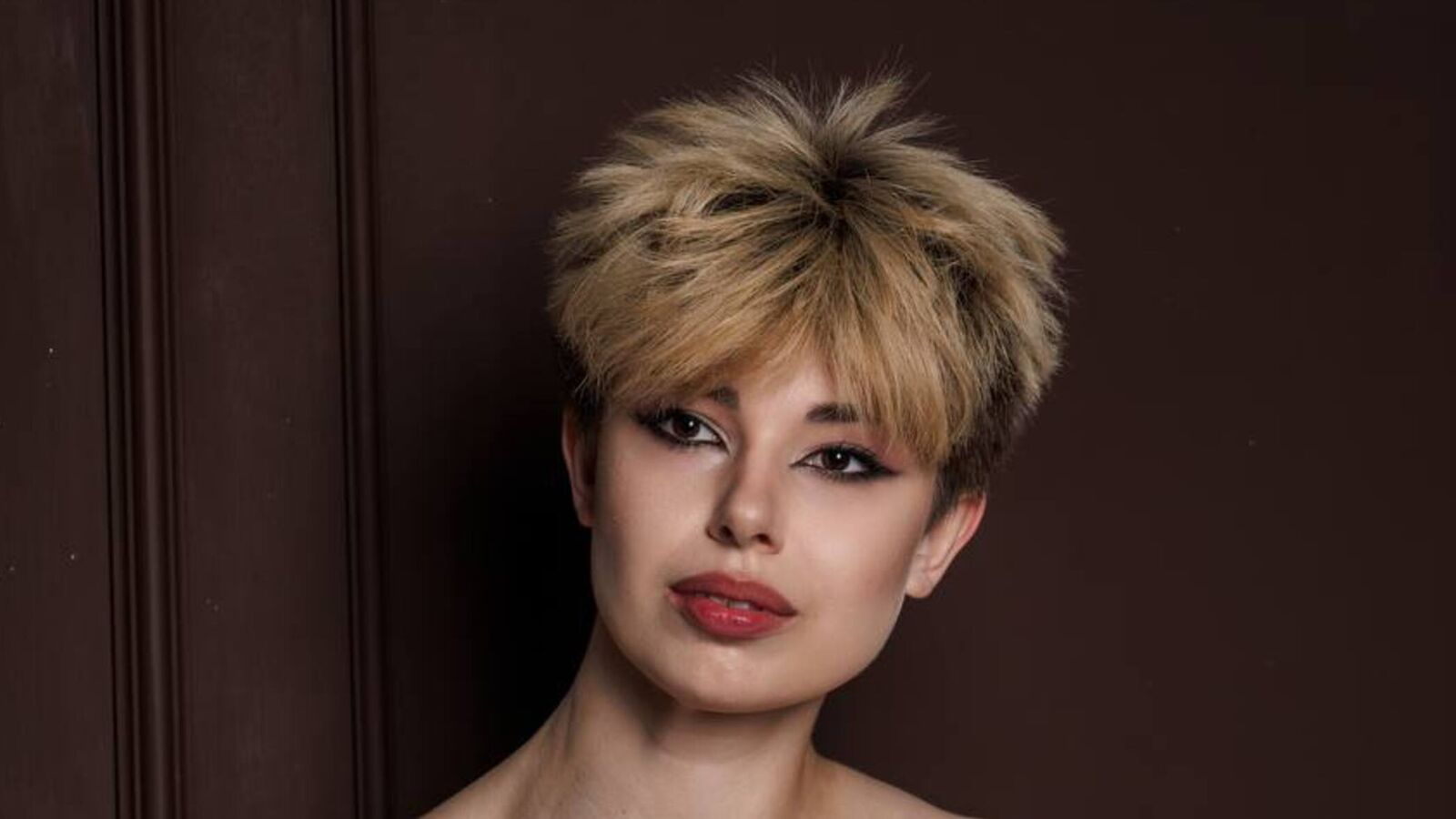 EnaSha glamour portrait