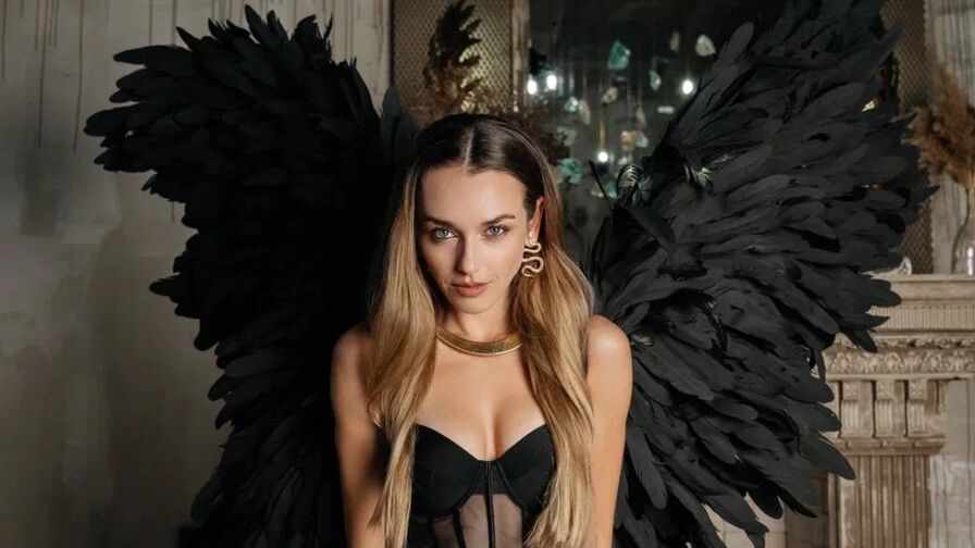 Watch MeganWebel live on Pparser