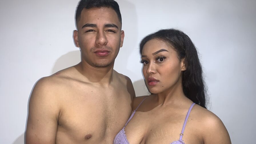 Watch CharlyAndCamyla live on PORNOGIF