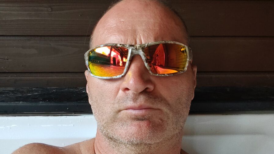 Watch SunJohn’s Cam Show Live