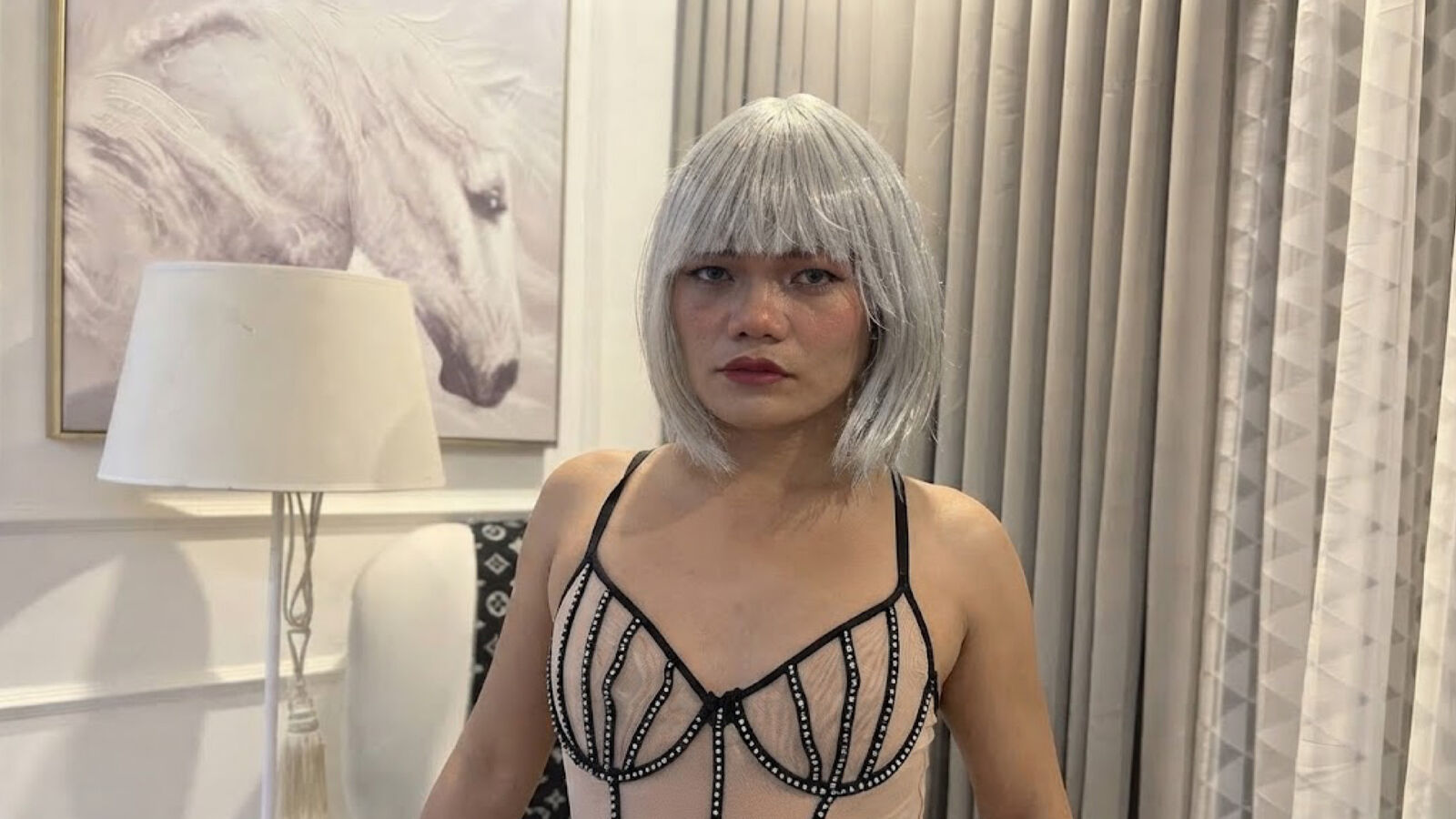 LavianaAverya erotic portrait